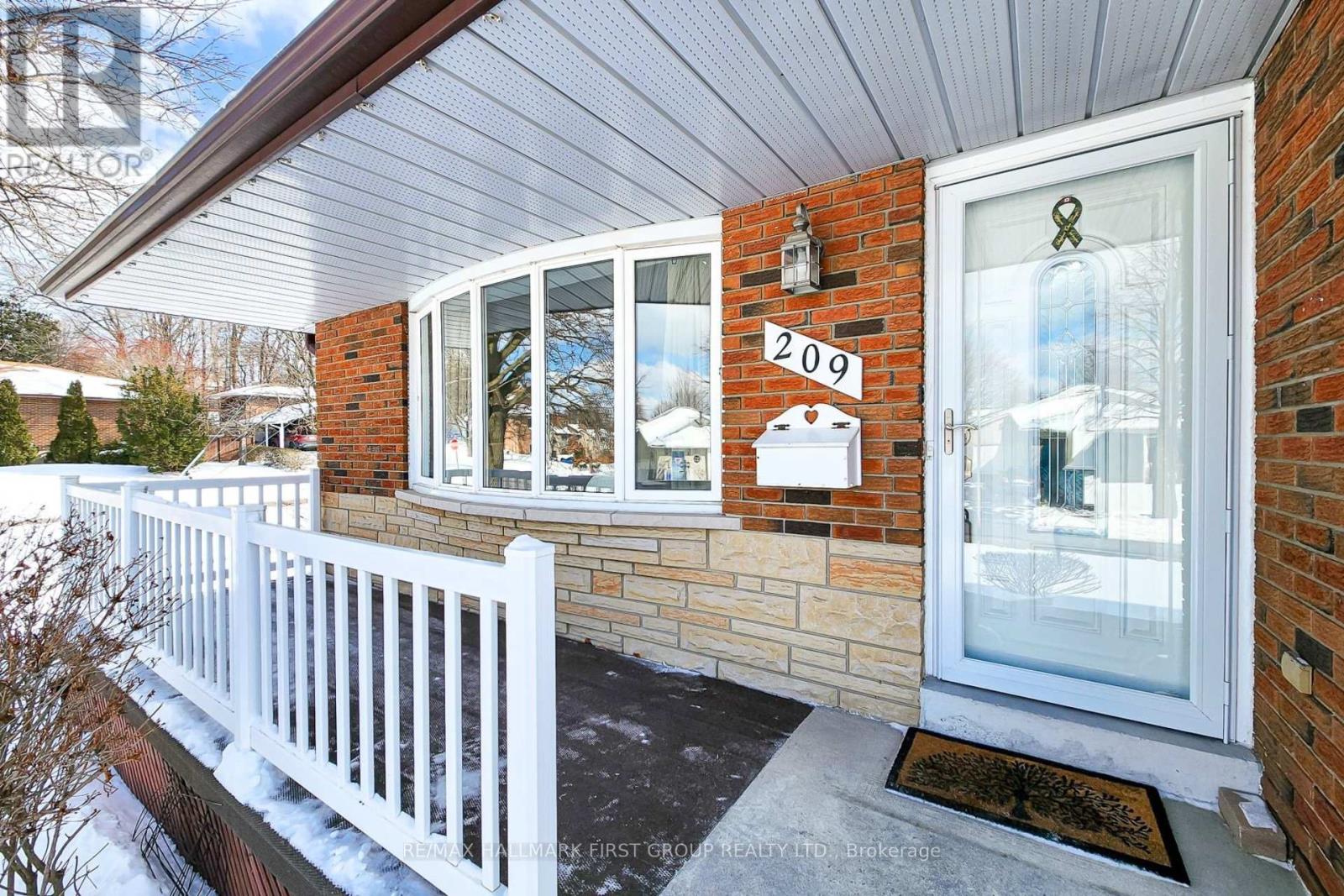 209 Johnson Avenue, Whitby, Ontario  L1N 3T2 - Photo 5 - E12722710