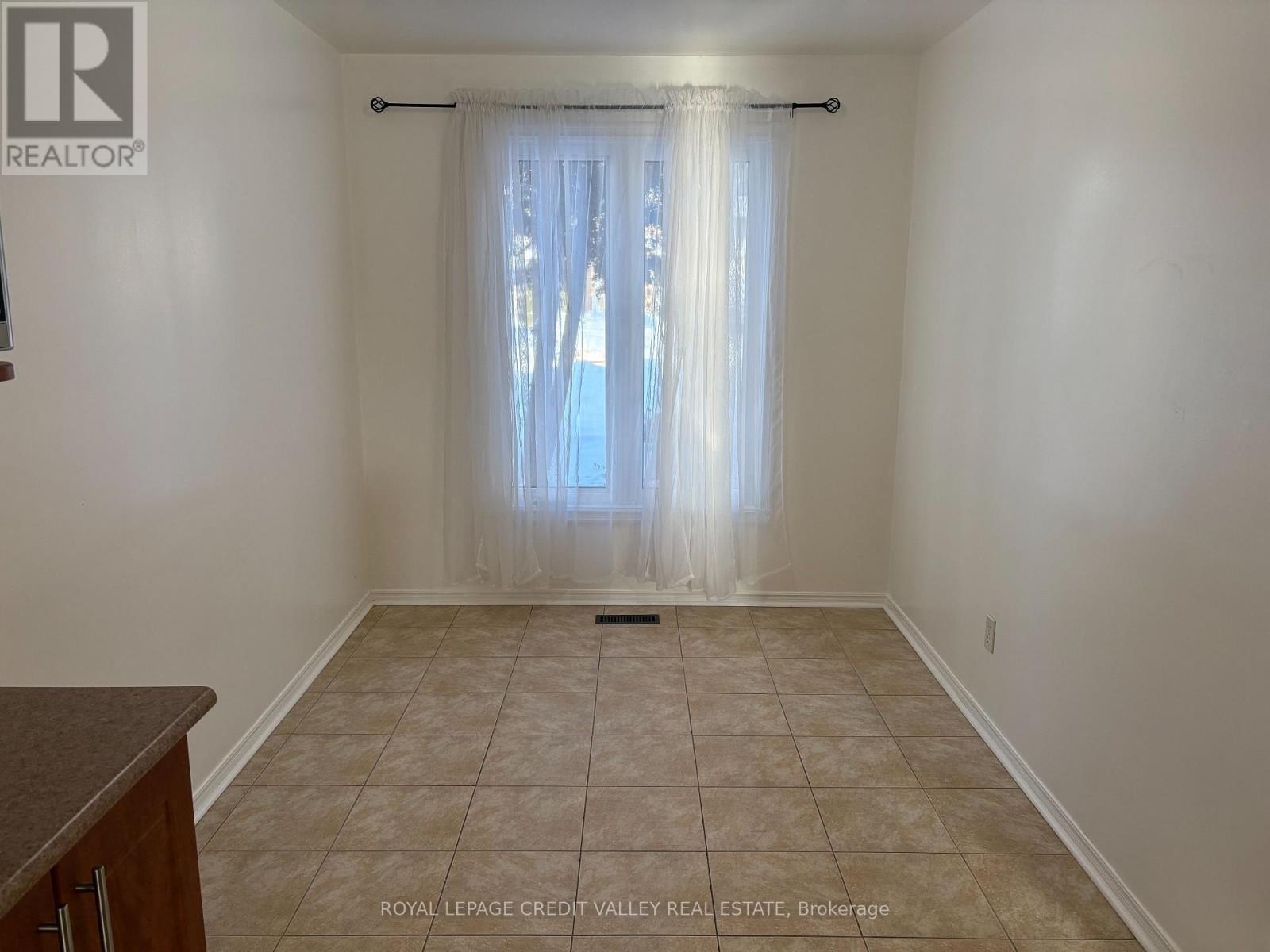 66 Berkshire Square, Brampton, Ontario  L6Z 1N4 - Photo 11 - W12722214