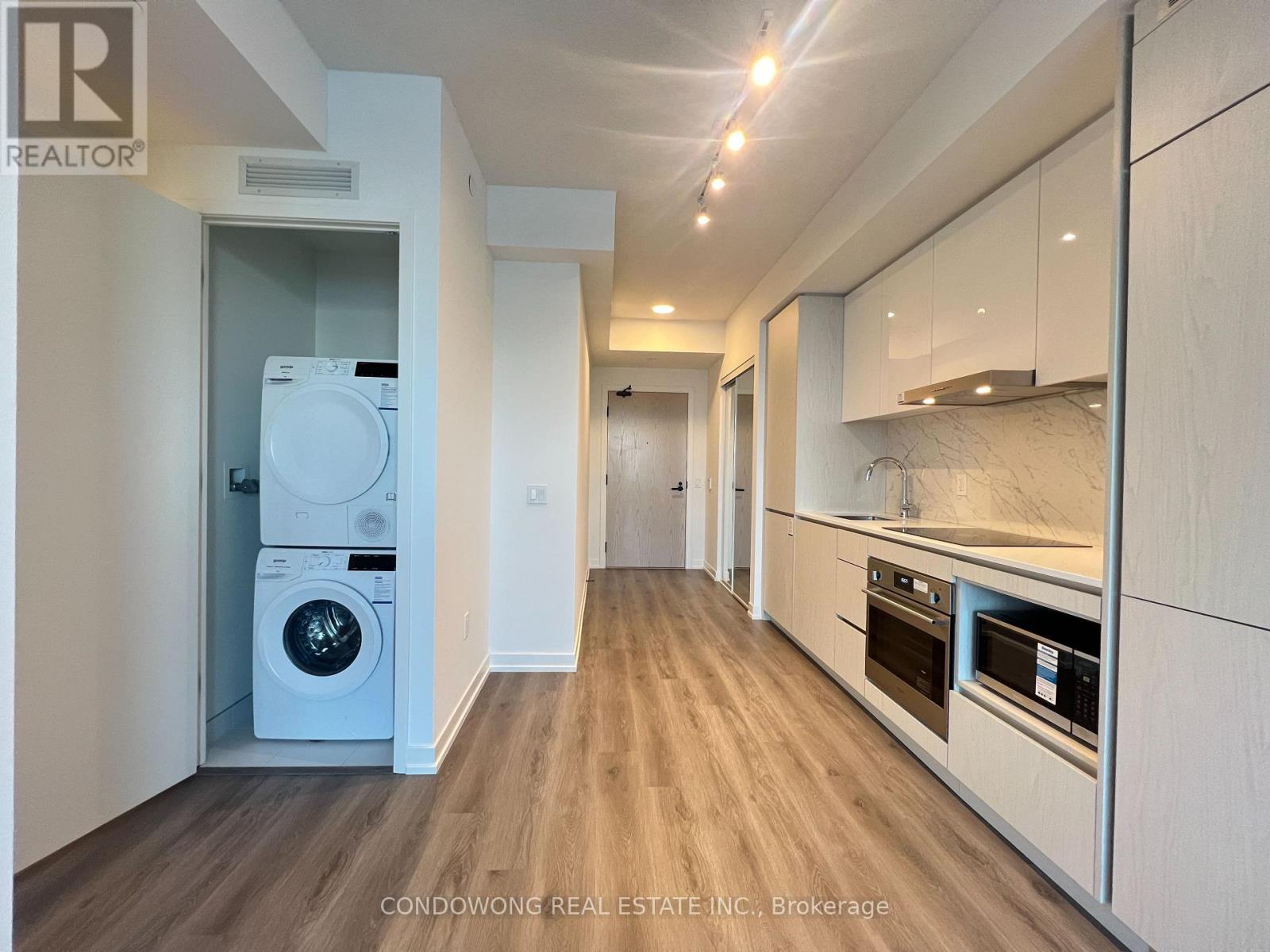 2607 - 28 Interchange Way, Vaughan, Ontario  L4K 0P8 - Photo 2 - N12722732