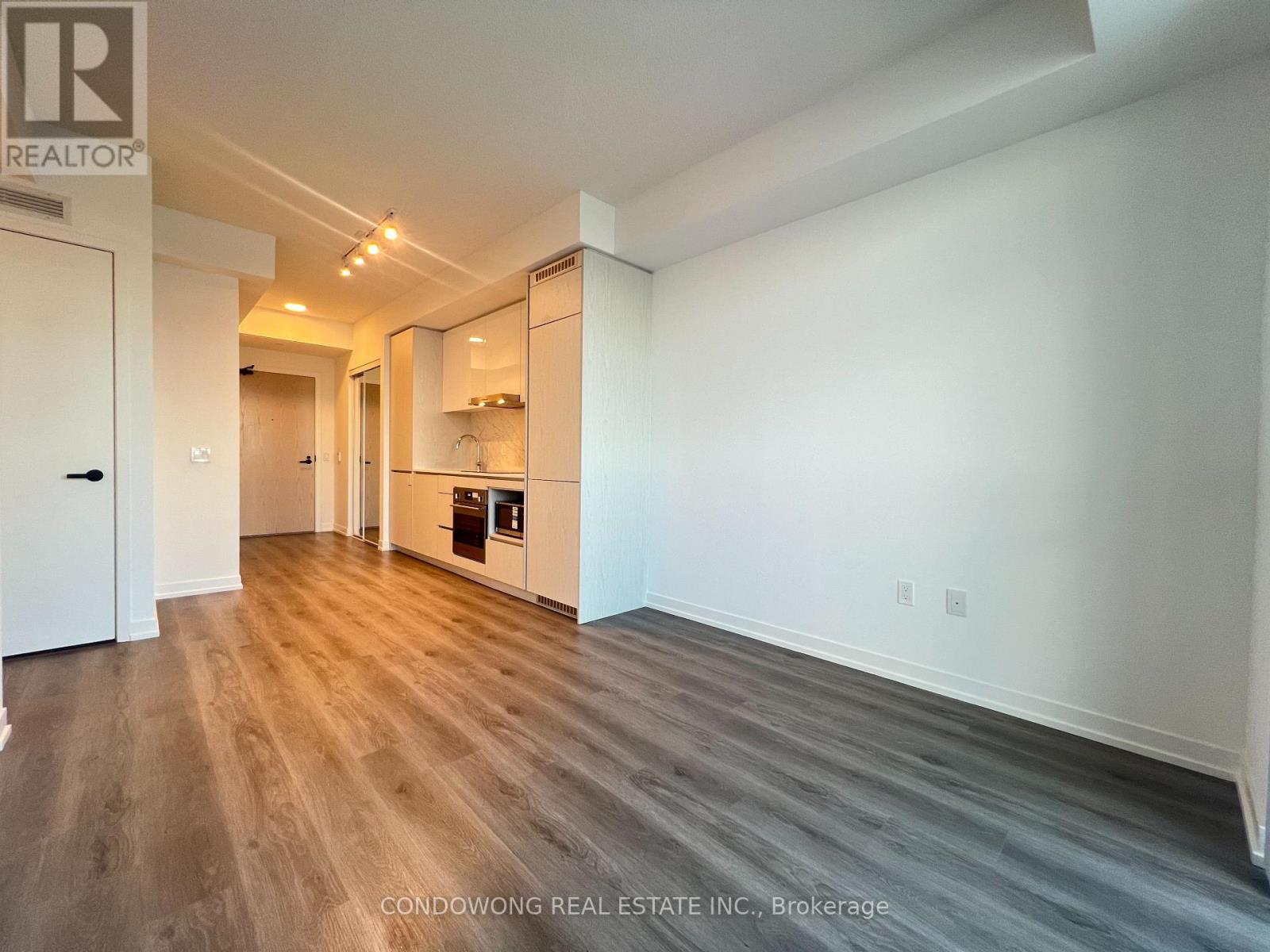 2607 - 28 Interchange Way, Vaughan, Ontario  L4K 0P8 - Photo 7 - N12722732