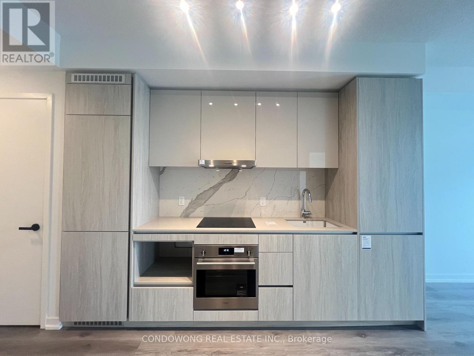 2609 - 28 Interchange Way, Vaughan, Ontario  L4K 0P8 - Photo 2 - N12722738