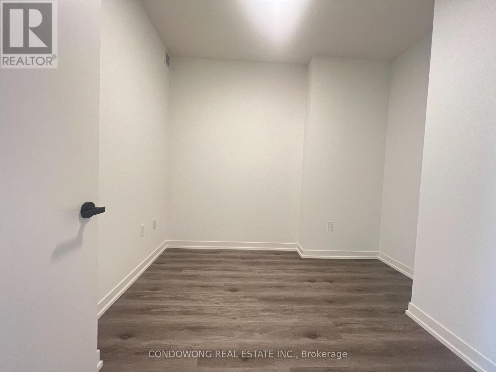 2609 - 28 Interchange Way, Vaughan, Ontario  L4K 0P8 - Photo 4 - N12722738