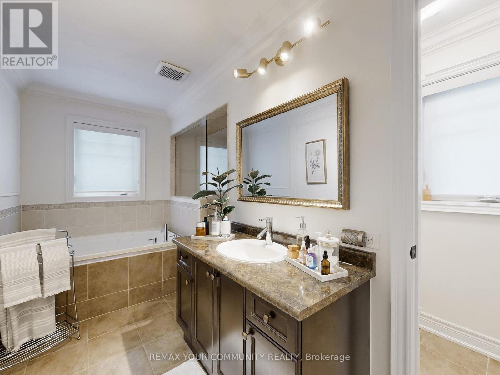 43 Fairmont Ridge Trail, King, Ontario  L7B 0A6 - Photo 30 - N12722742