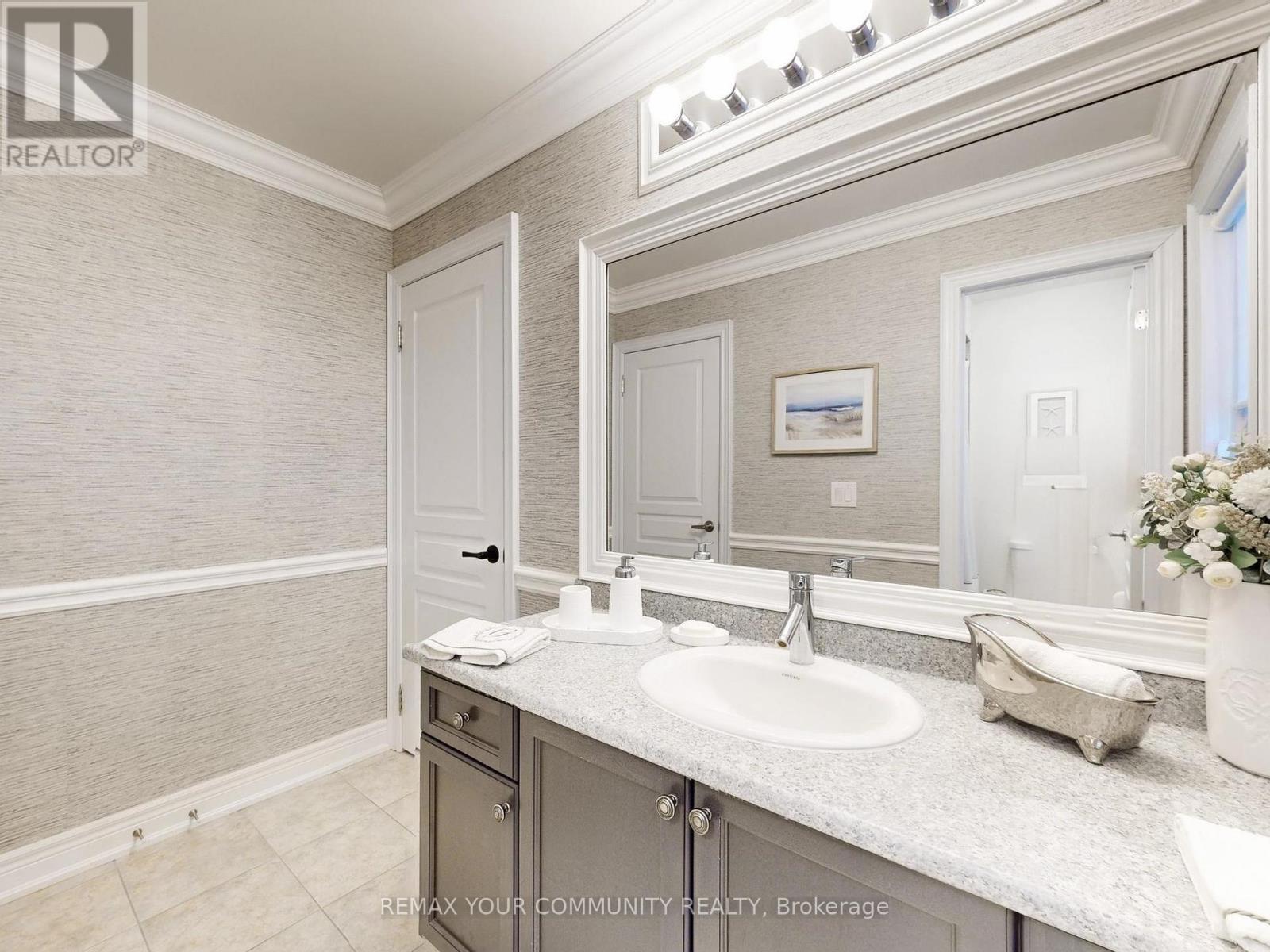 43 Fairmont Ridge Trail, King, Ontario  L7B 0A6 - Photo 38 - N12722742