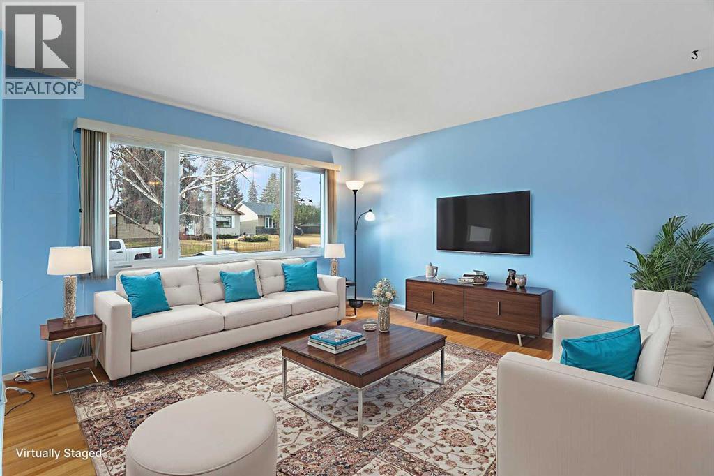 123 Glacier Drive Sw, Calgary, Alberta  T3E 5A3 - Photo 3 - A2271776