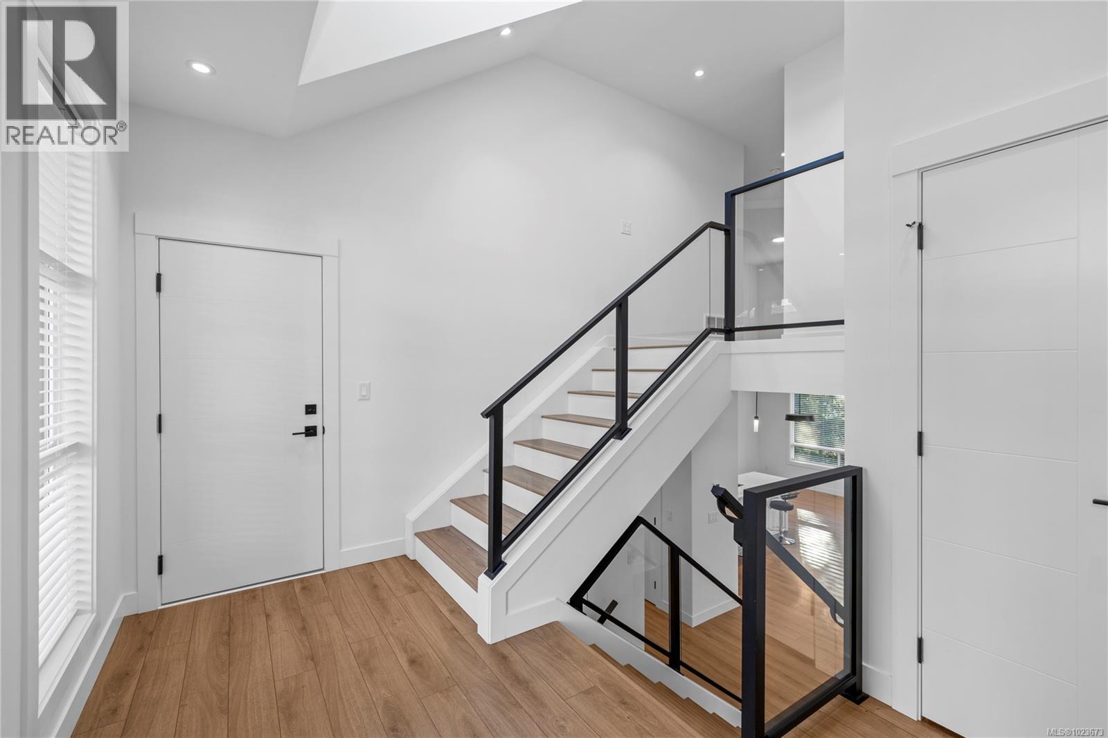 226 Golden Oaks Cres, Nanaimo, British Columbia  V9K 0K8 - Photo 2 - 1023673