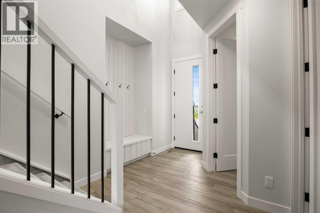 447 Kinniburgh Loop, Chestermere, Alberta  T1X 3C2 - Photo 3 - A2281154