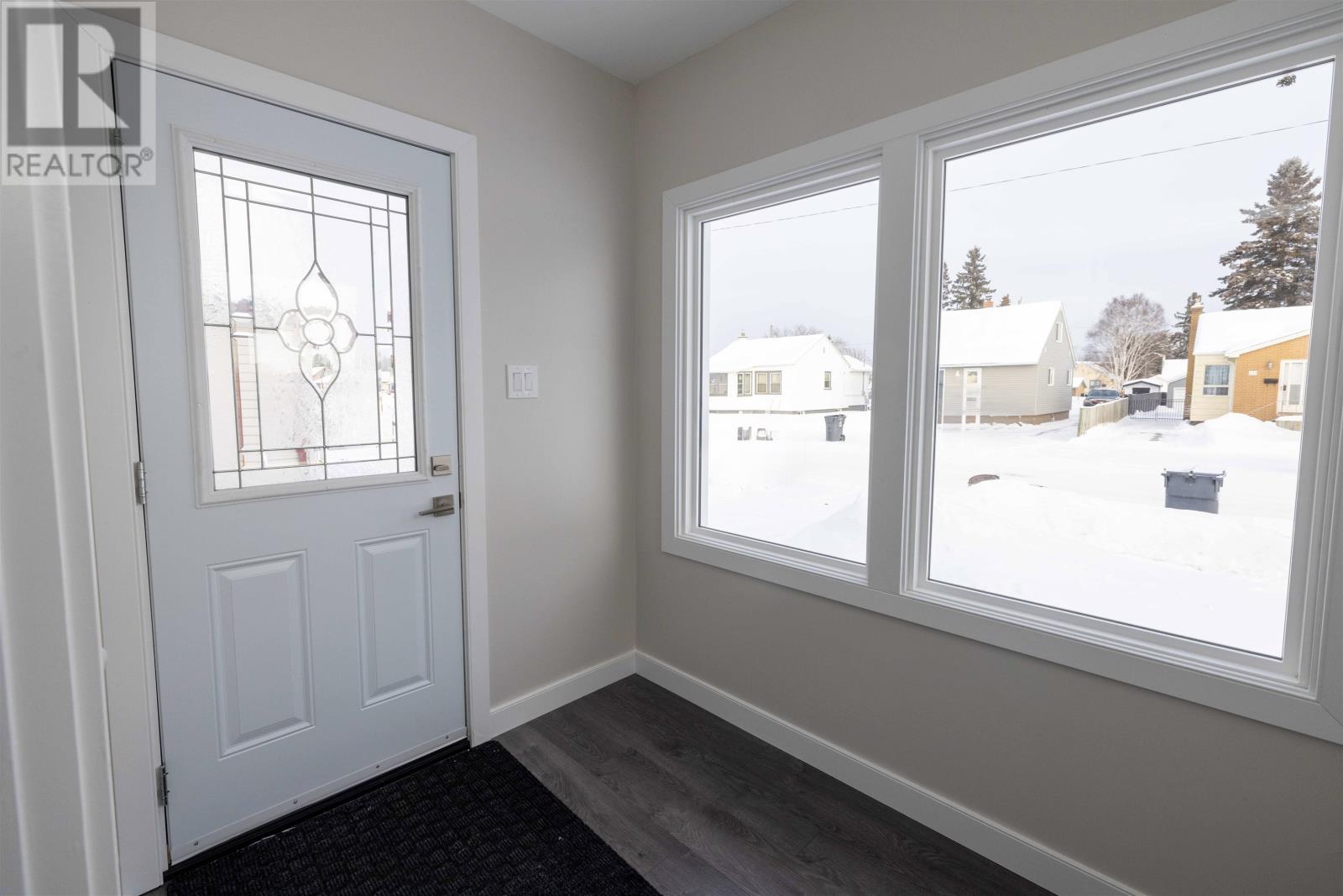 228 Christina St E, Thunder Bay, Ontario  P7E 4N7 - Photo 3 - TB2600111