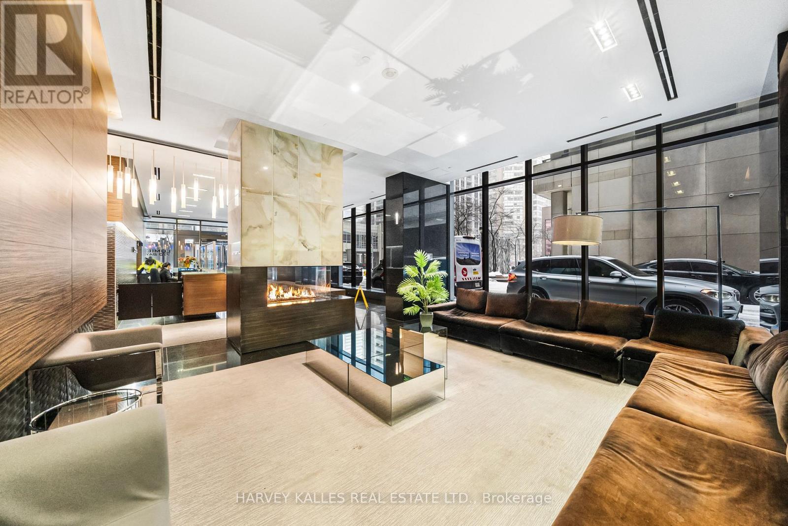 2203 - 770 BAY STREET, Toronto, Ontario