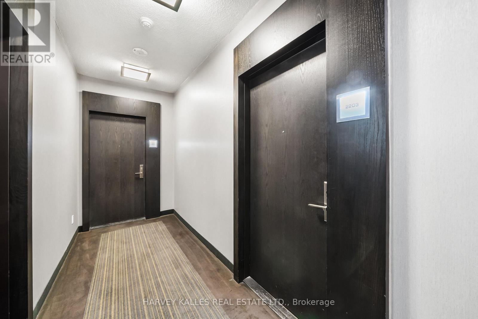 2203 - 770 Bay Street, Toronto, Ontario  M5G 0A6 - Photo 23 - C12722712