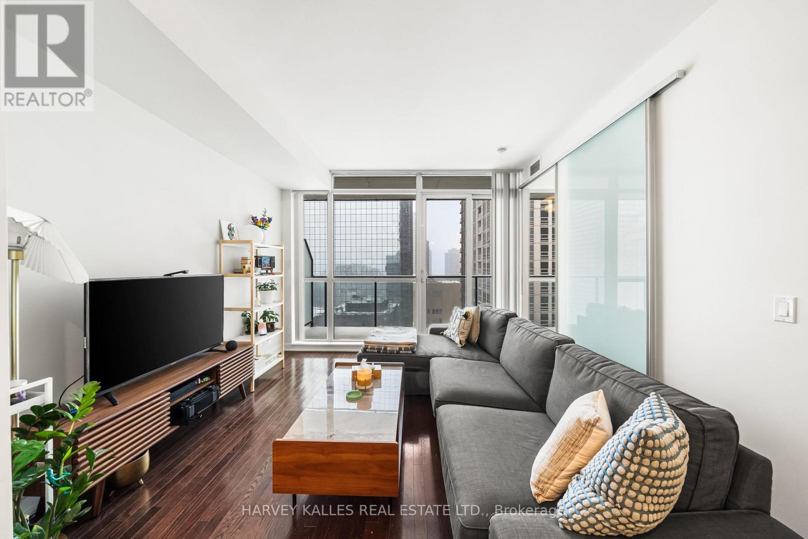 2203 - 770 Bay Street, Toronto, Ontario  M5G 0A6 - Photo 7 - C12722712