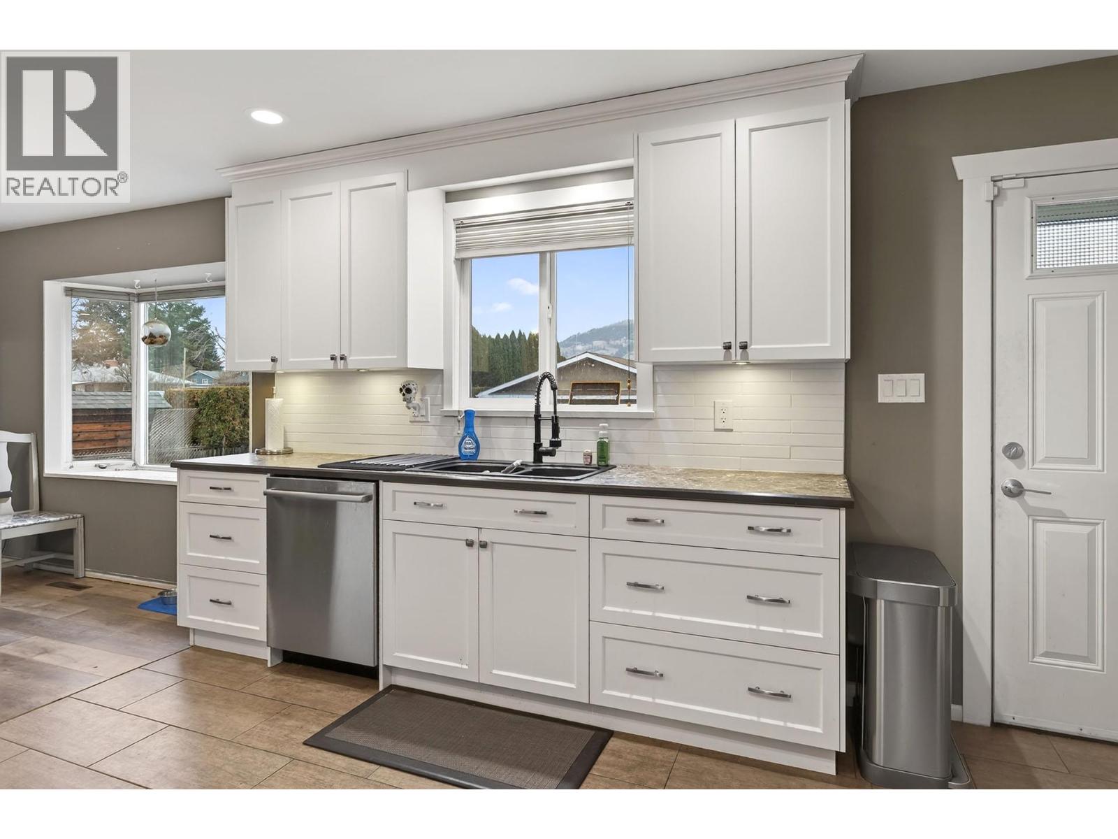 2375 Briarwood Avenue, Kamloops, British Columbia  V2B 4Z6 - Photo 16 - 10373666