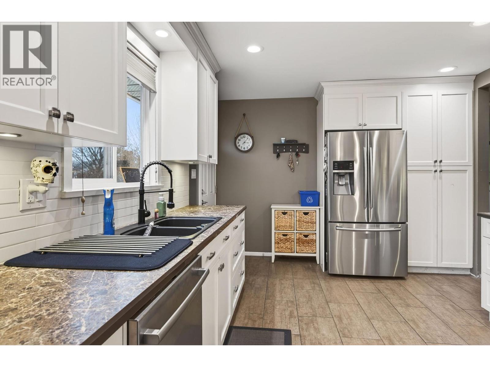 2375 Briarwood Avenue, Kamloops, British Columbia  V2B 4Z6 - Photo 14 - 10373666