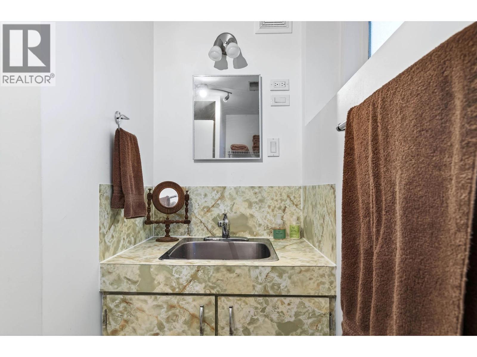 2375 Briarwood Avenue, Kamloops, British Columbia  V2B 4Z6 - Photo 36 - 10373666