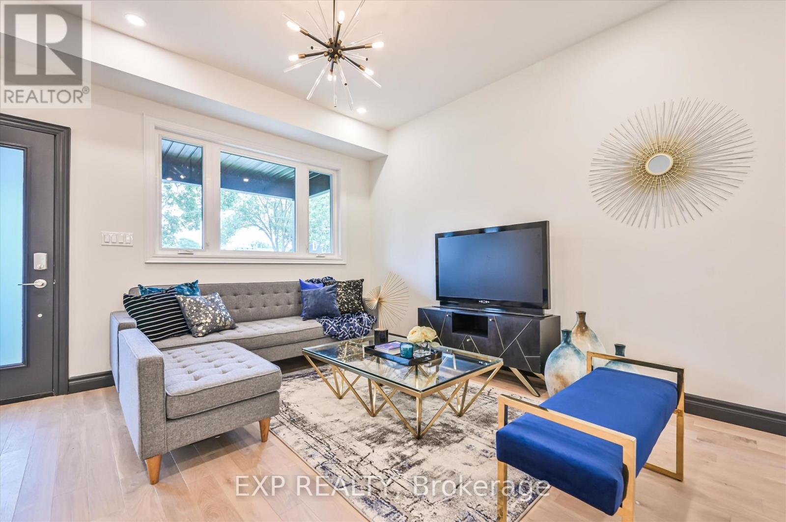 Main & 2f - 922 Logan Avenue, Toronto, Ontario  M4K 3E4 - Photo 3 - E12722770