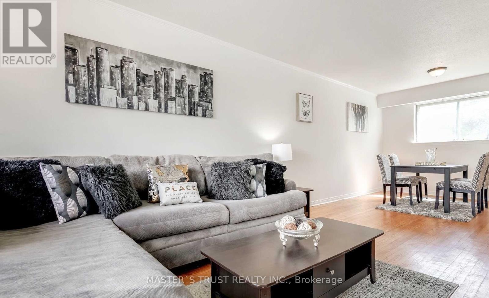 32 Misthollow Square, Toronto, Ontario  M1E 4P4 - Photo 2 - E12722800