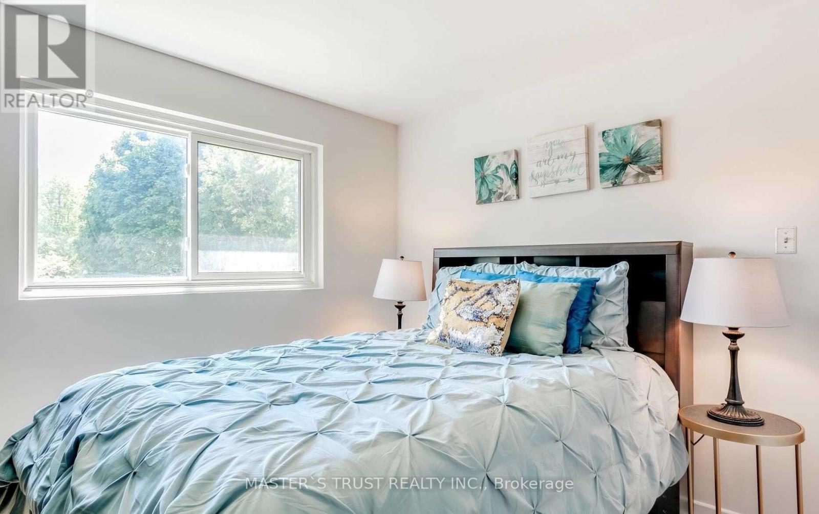 32 Misthollow Square, Toronto, Ontario  M1E 4P4 - Photo 6 - E12722800