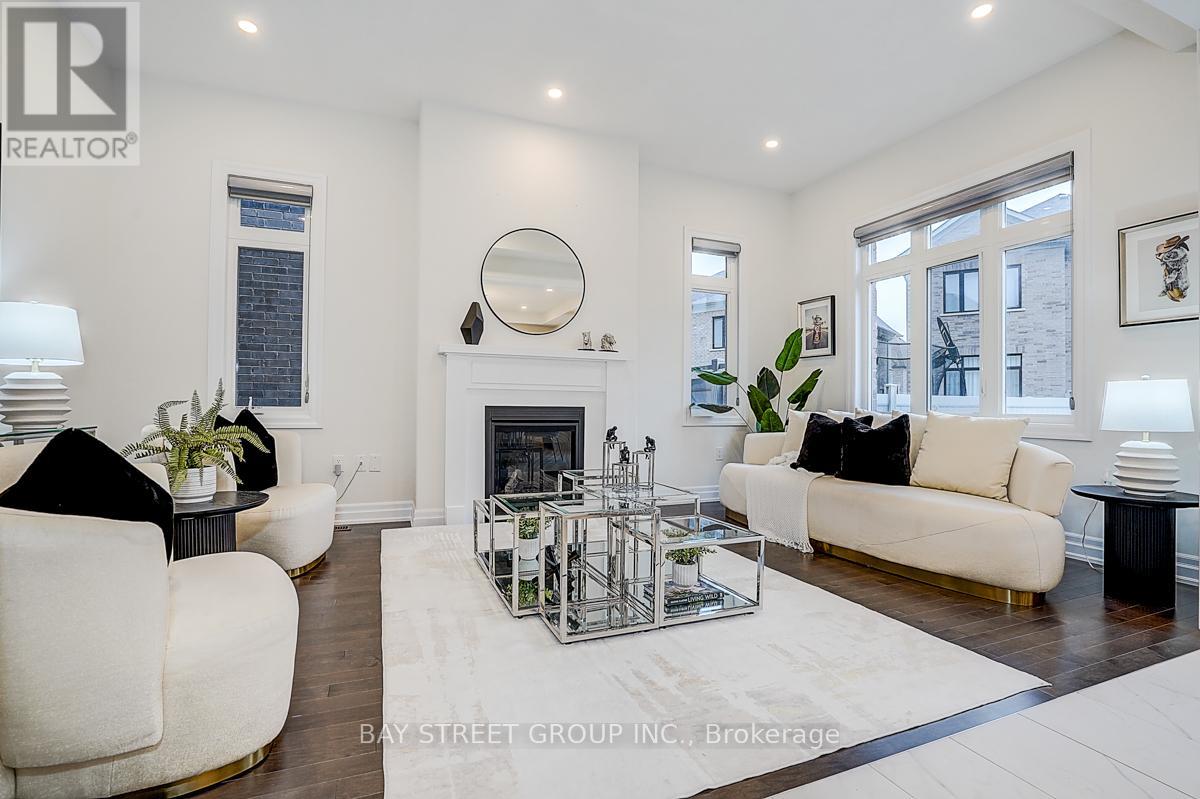 16 Botelho Circle, Aurora, Ontario  L4G 3X3 - Photo 12 - N12722808