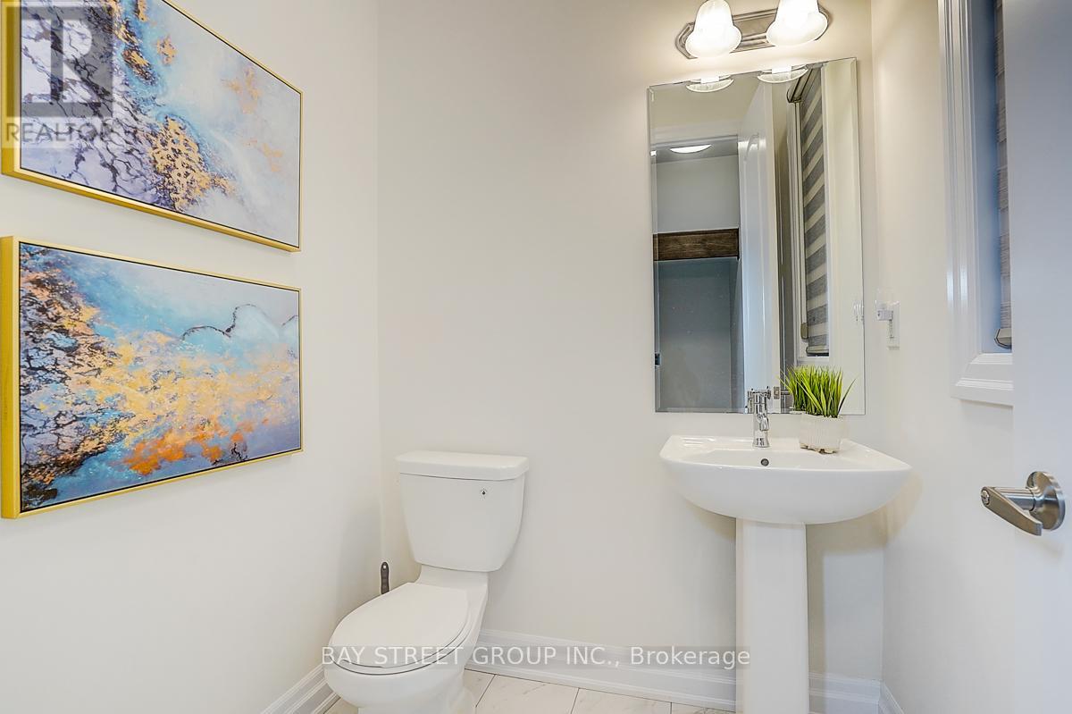 16 Botelho Circle, Aurora, Ontario  L4G 3X3 - Photo 22 - N12722808