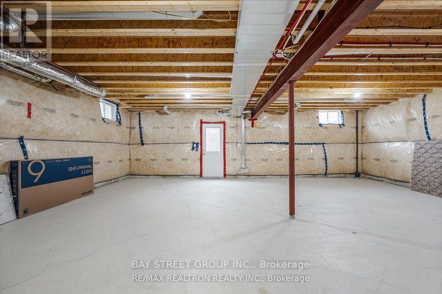 16 Botelho Circle, Aurora, Ontario  L4G 3X3 - Photo 44 - N12722808