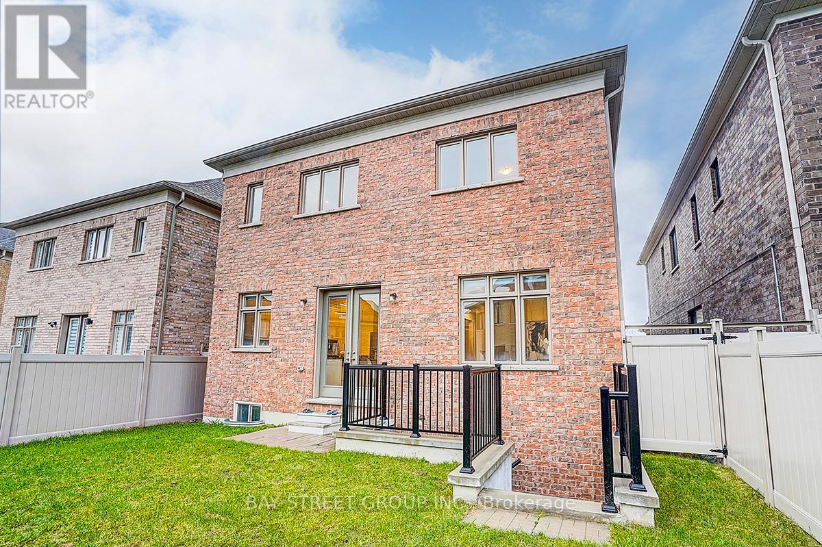 16 Botelho Circle, Aurora, Ontario  L4G 3X3 - Photo 47 - N12722808