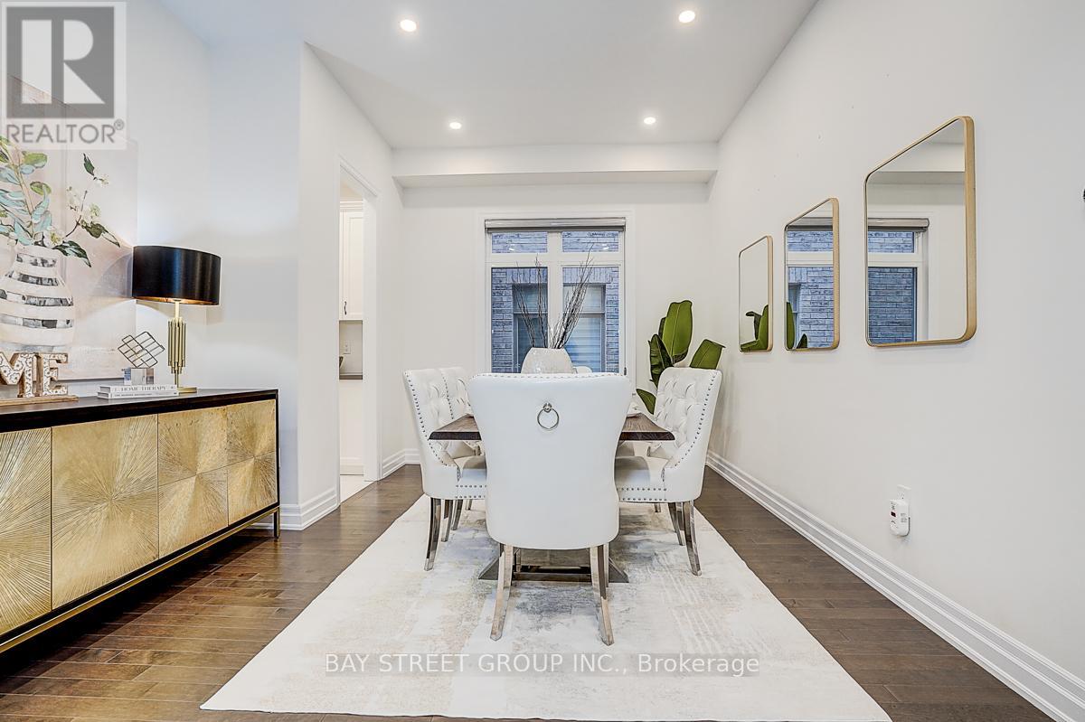 16 Botelho Circle, Aurora, Ontario  L4G 3X3 - Photo 8 - N12722808