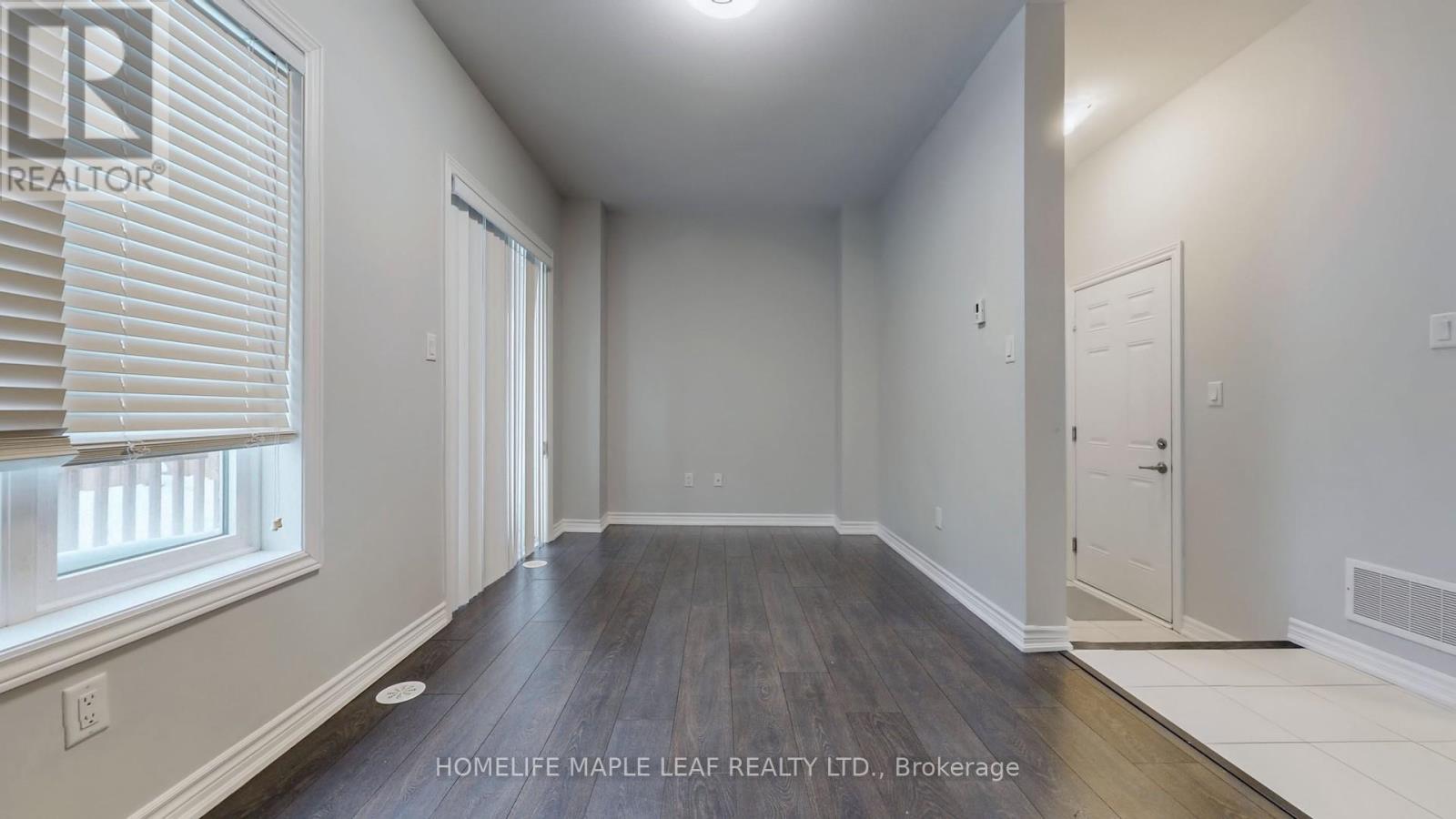 26 Borers Creek Circle, Hamilton, Ontario  L8B 1W3 - Photo 2 - X12722764