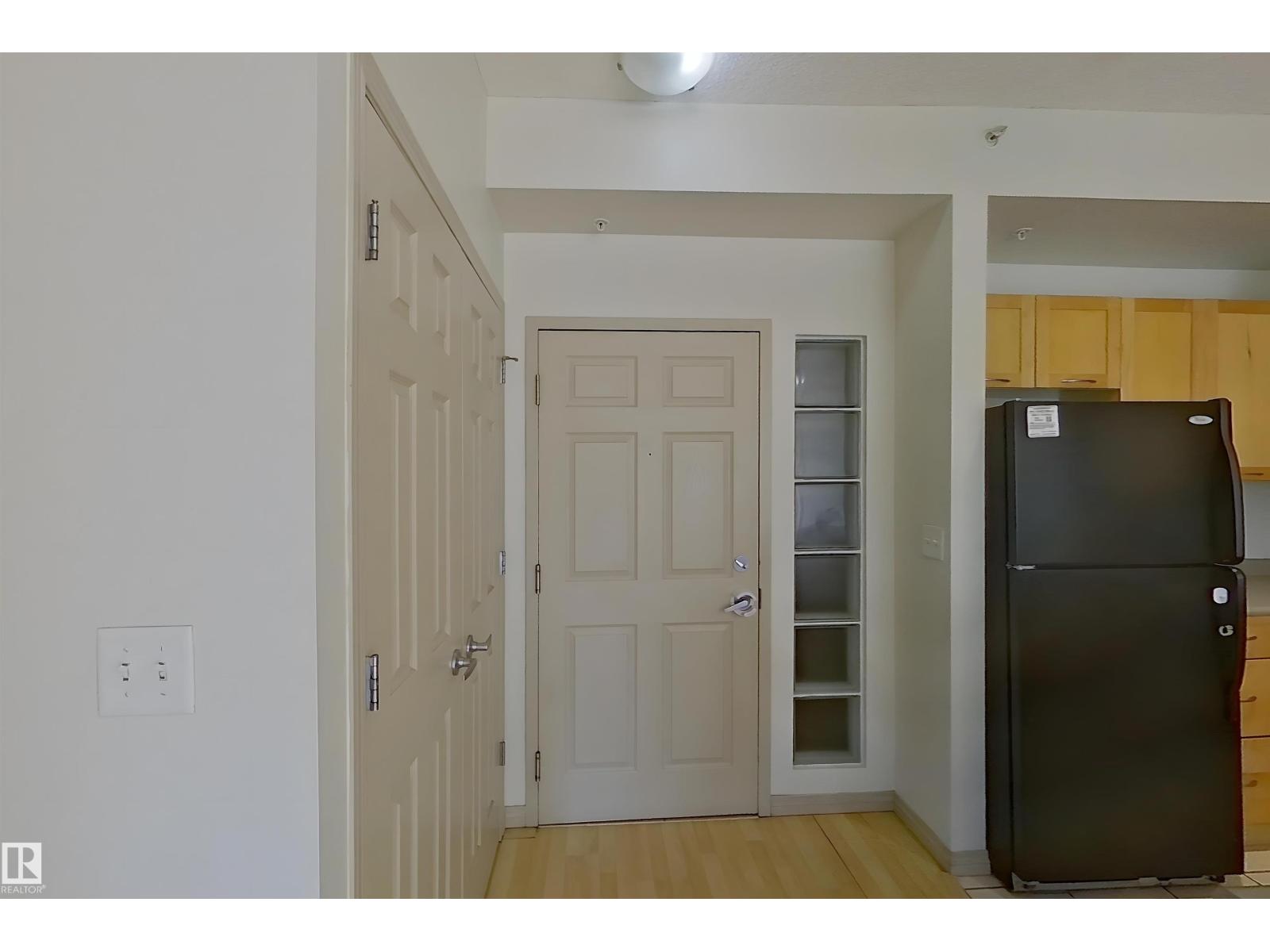 #1-518 4245 139 Av Nw, Edmonton, Alberta  T5Y 3E8 - Photo 3 - E4470779