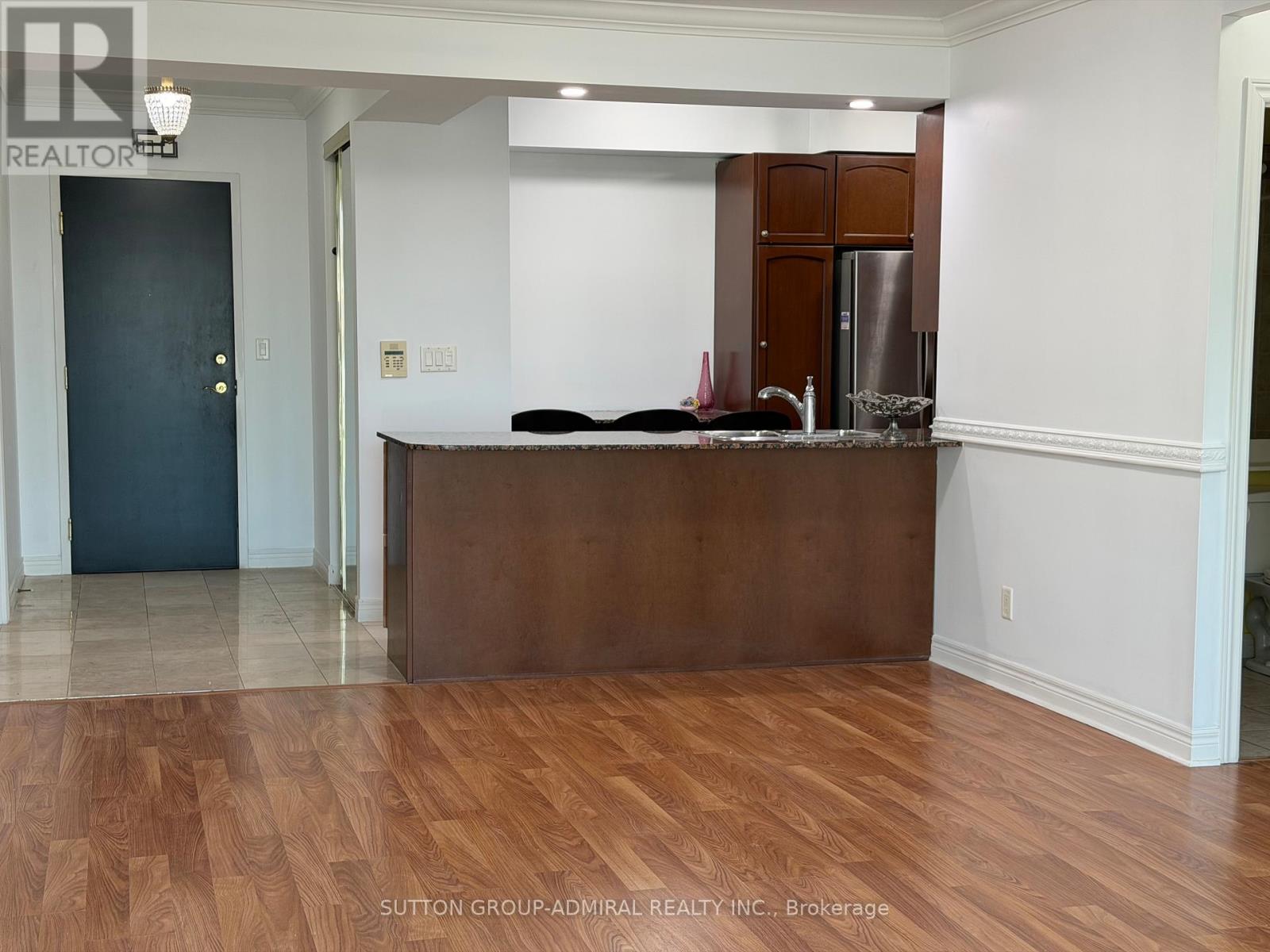 304 - 100 Promenade Circle, Vaughan, Ontario  L4J 7W7 - Photo 5 - N12637258