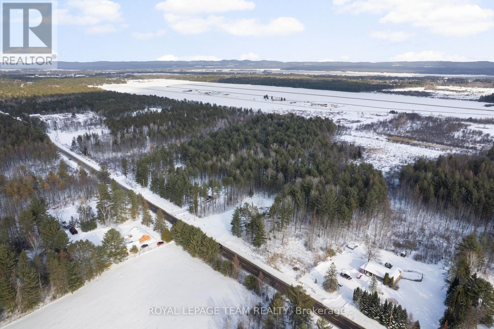 000 Doran Road, Petawawa, Ontario K8H 2W8 - Photo 4 - X12722836