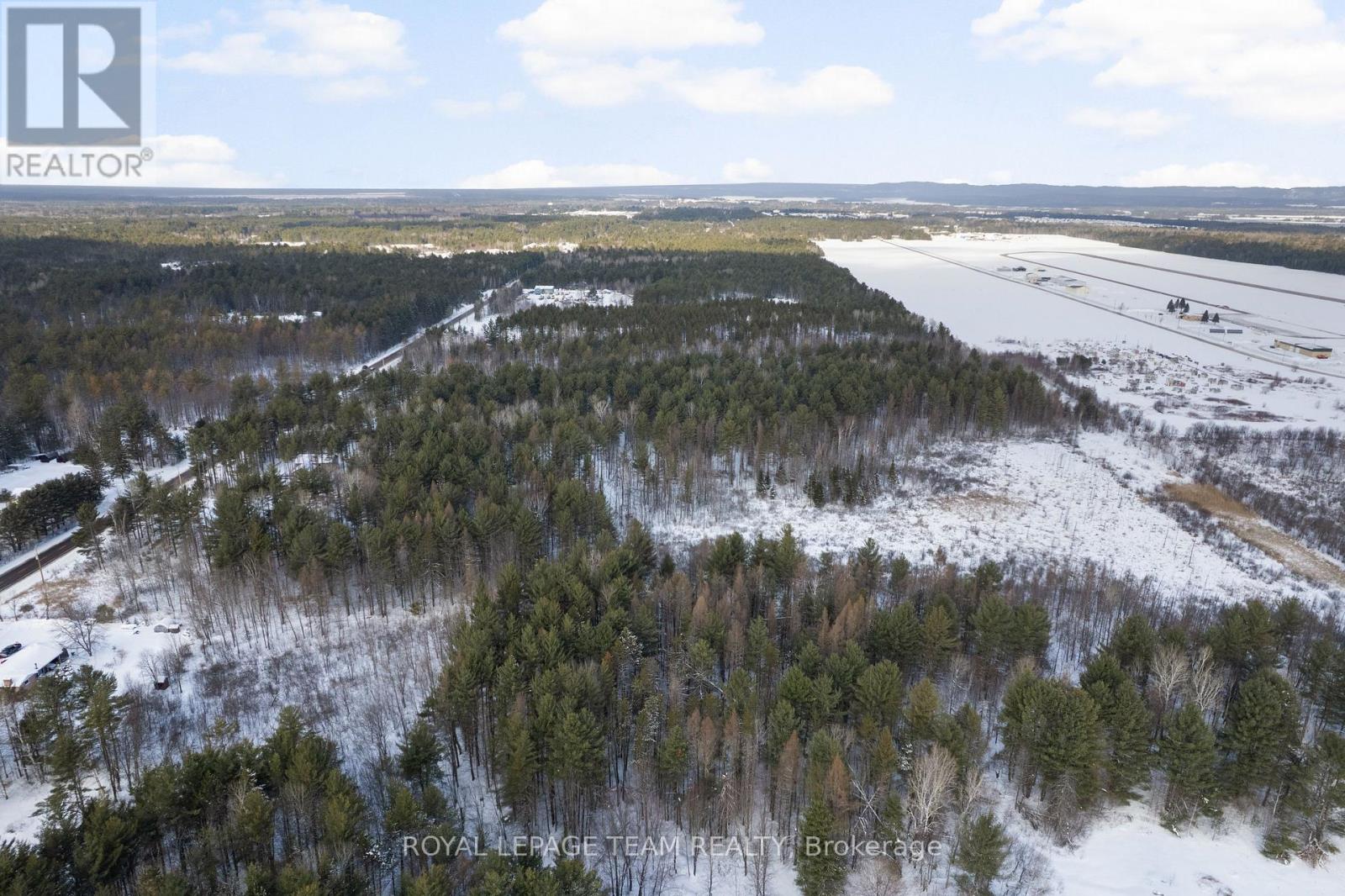 000 Doran Road, Petawawa, Ontario K8H 2W8 - Photo 5 - X12722836