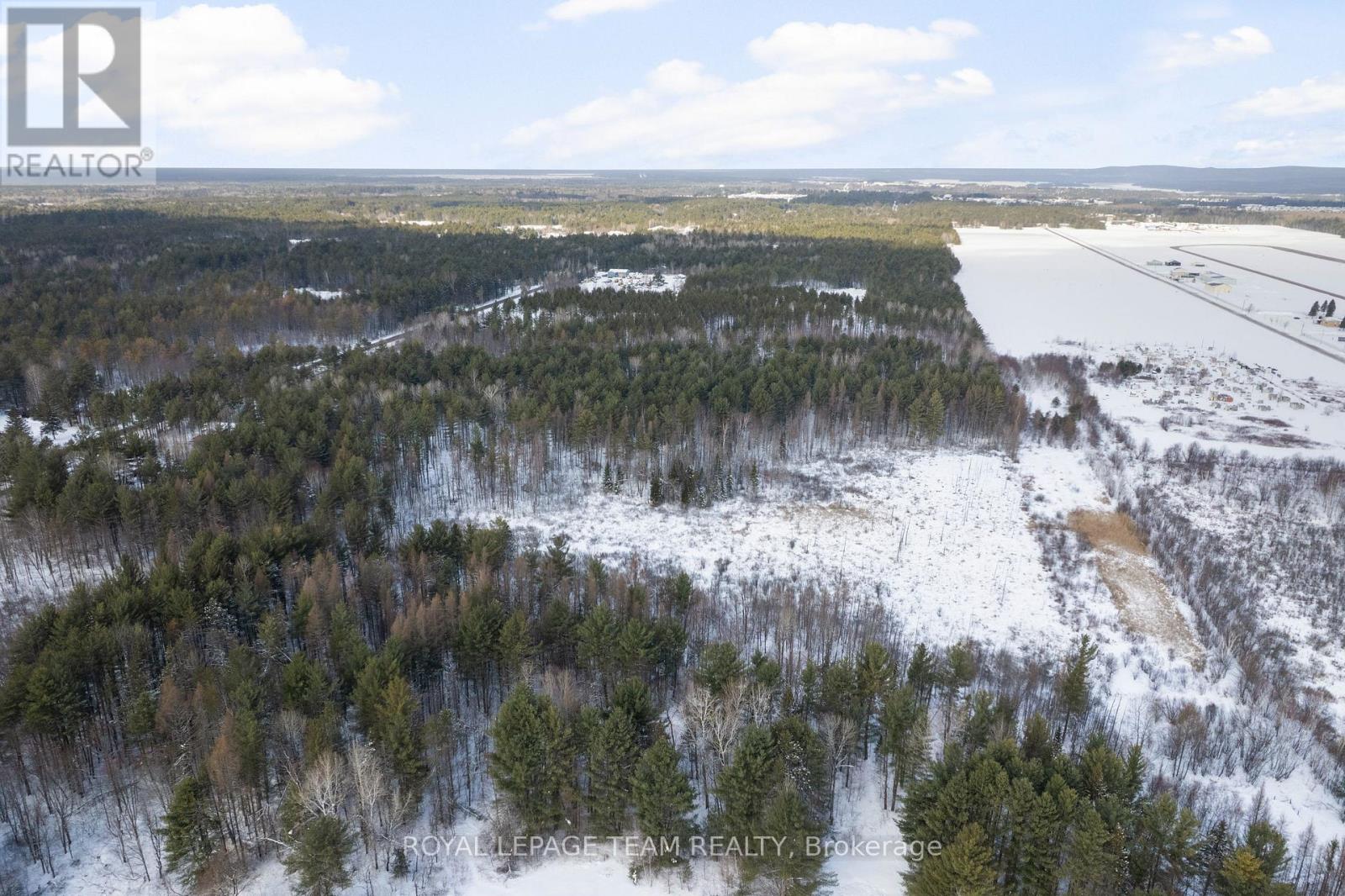 000 Doran Road, Petawawa, Ontario K8H 2W8 - Photo 9 - X12722836