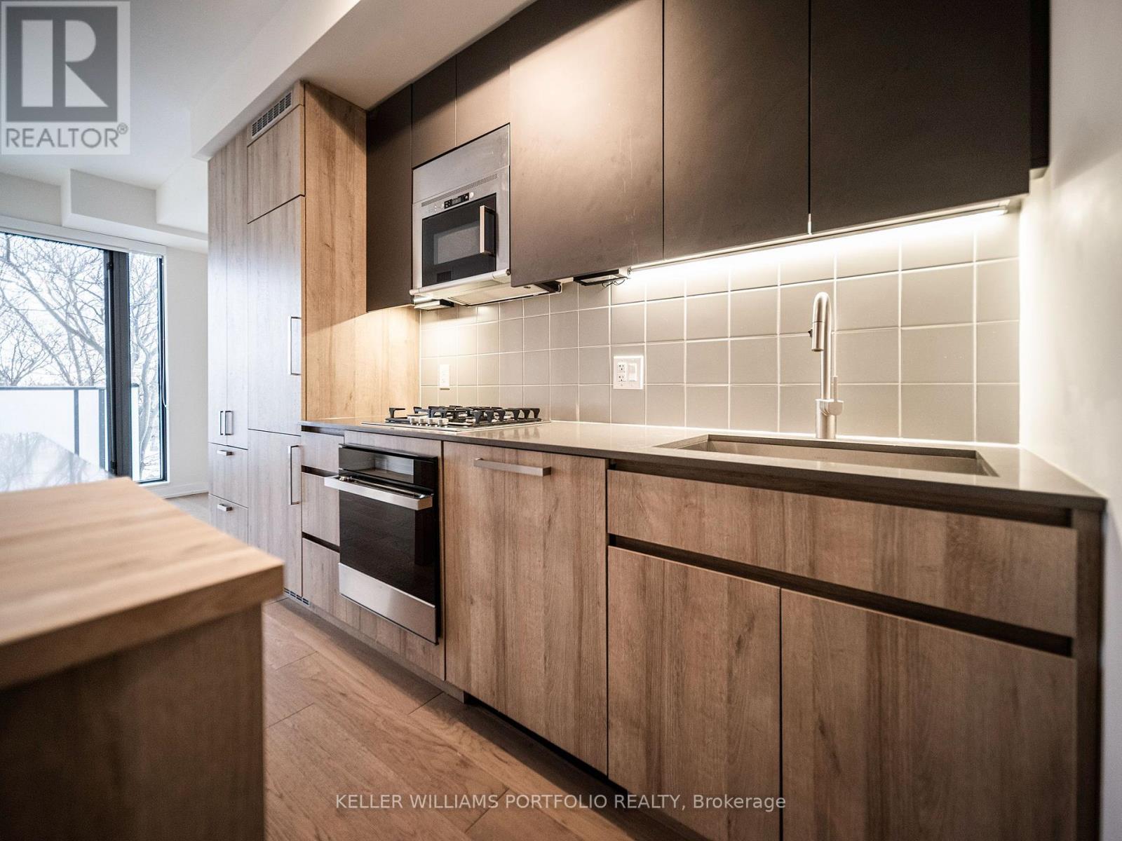 411 - 430 Roncesvalles Avenue, Toronto, Ontario  M6R 2N2 - Photo 3 - W12721426