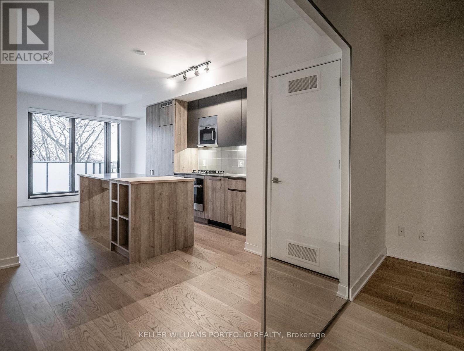 411 - 430 RONCESVALLES AVENUE, Toronto, Ontario