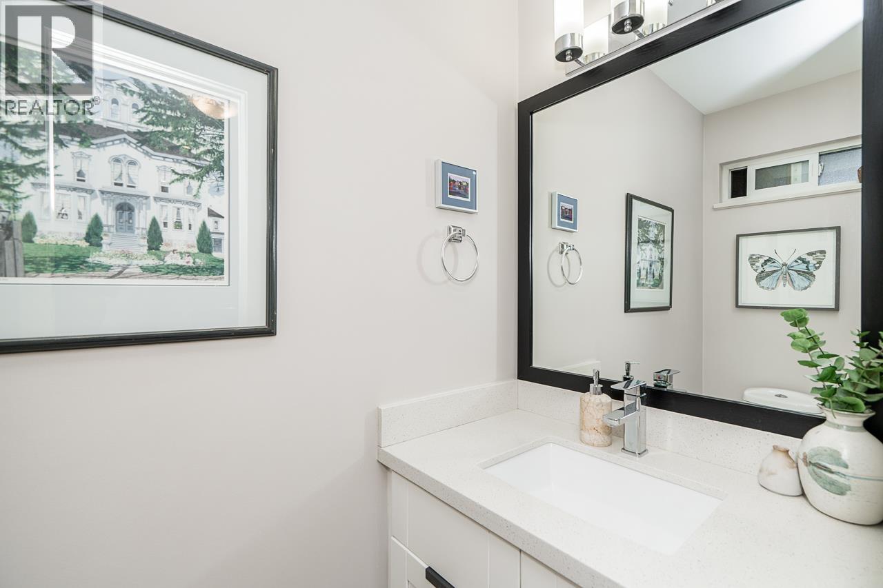 4590 Elmgrove Drive, Burnaby, British Columbia  V5G 3Y8 - Photo 13 - R3082479