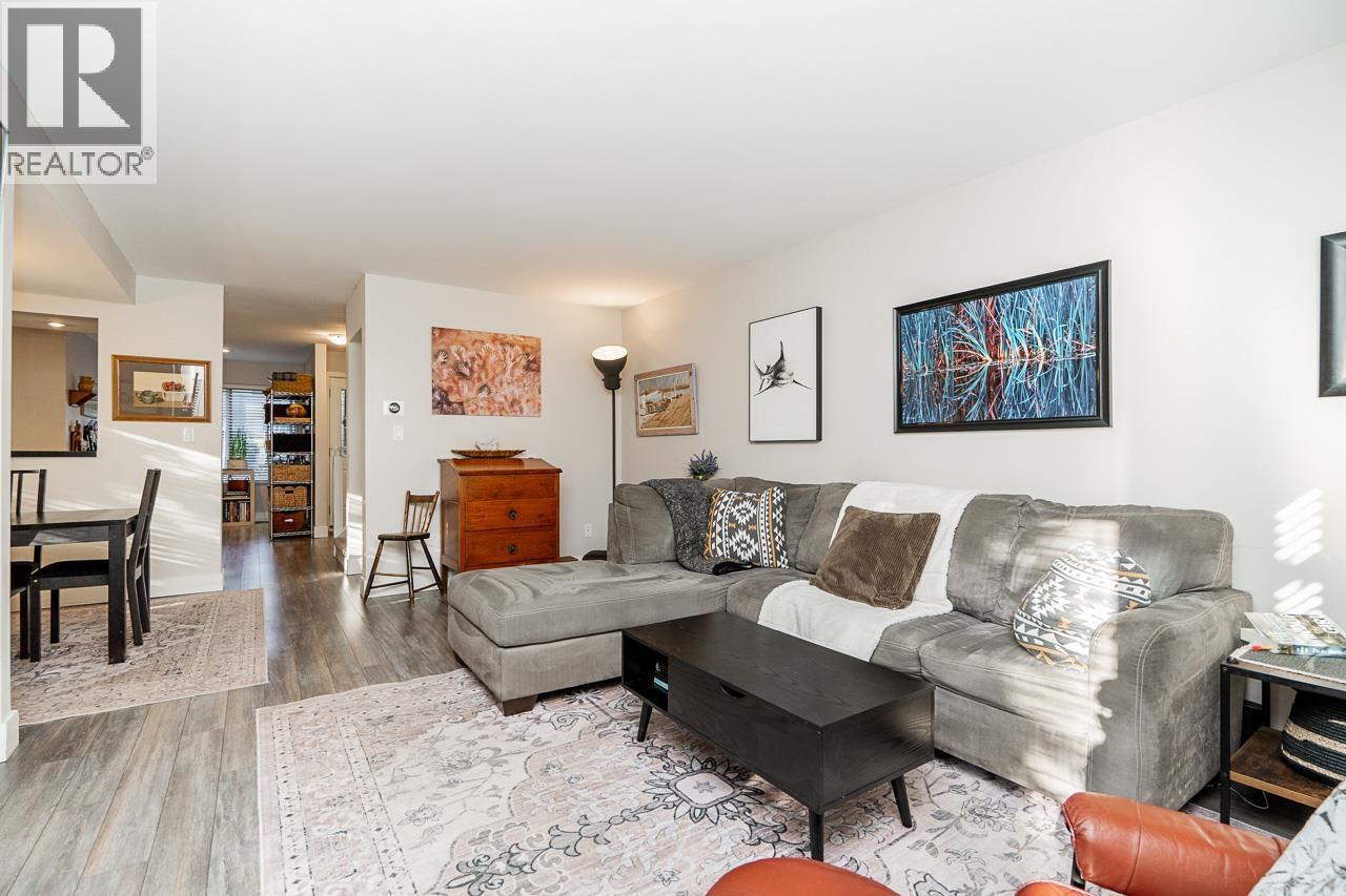 4590 Elmgrove Drive, Burnaby, British Columbia  V5G 3Y8 - Photo 5 - R3082479