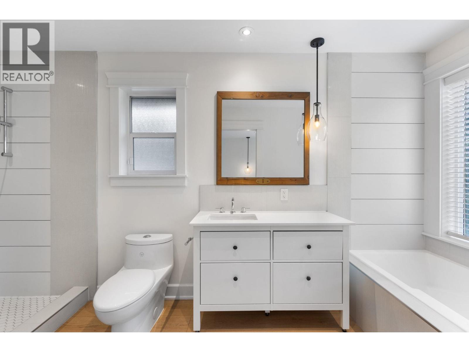 3214 Mariner Way, Coquitlam, British Columbia  V3C 4K7 - Photo 13 - R3082454