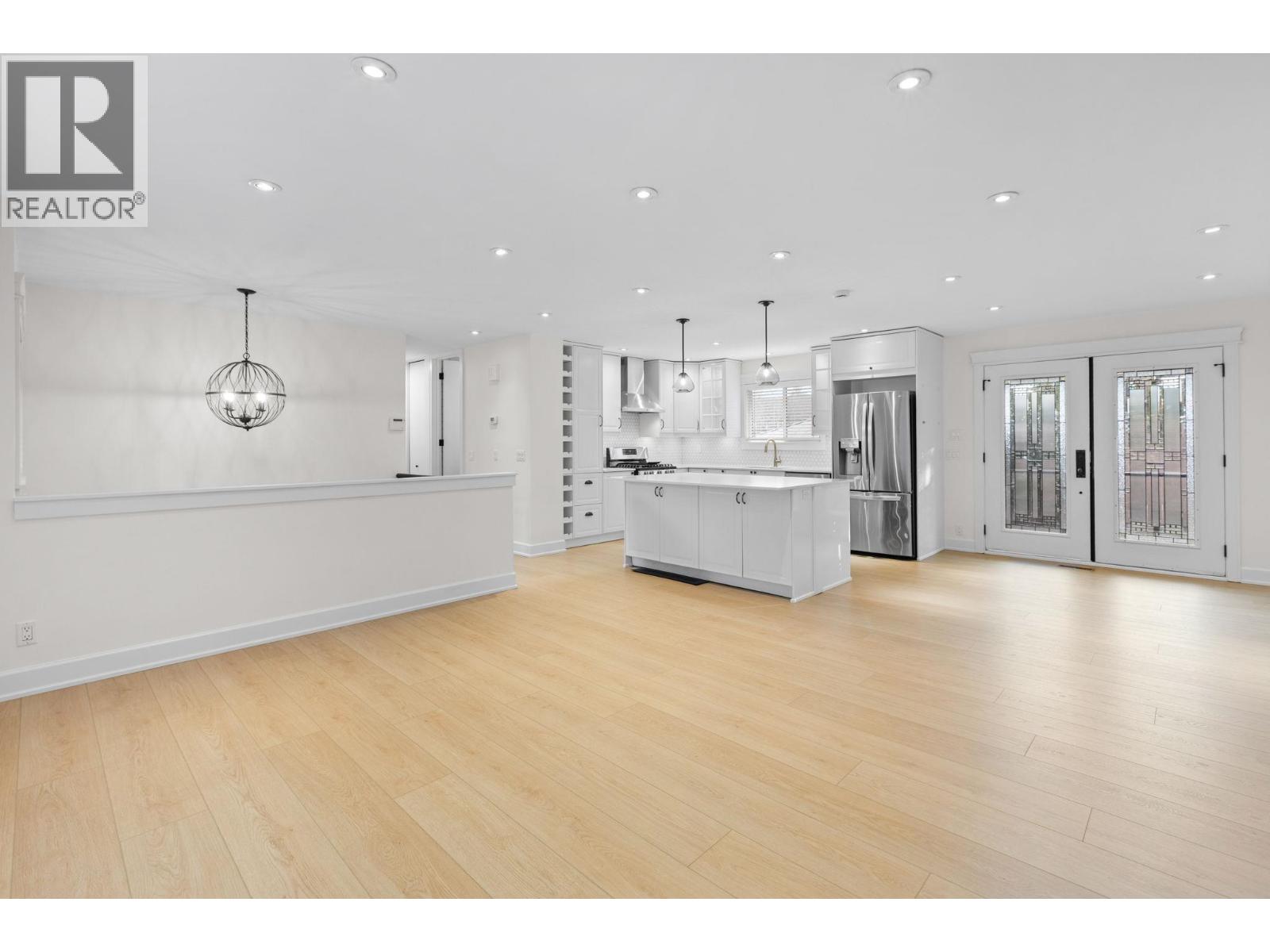 3214 Mariner Way, Coquitlam, British Columbia  V3C 4K7 - Photo 3 - R3082454