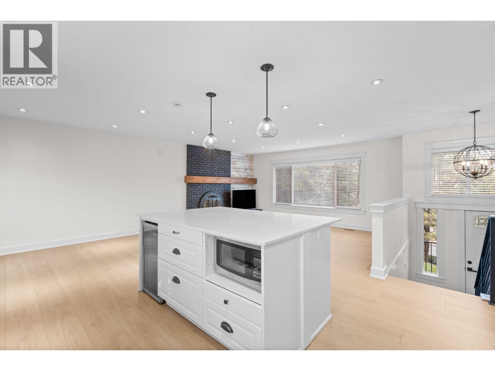 3214 Mariner Way, Coquitlam, British Columbia  V3C 4K7 - Photo 7 - R3082454