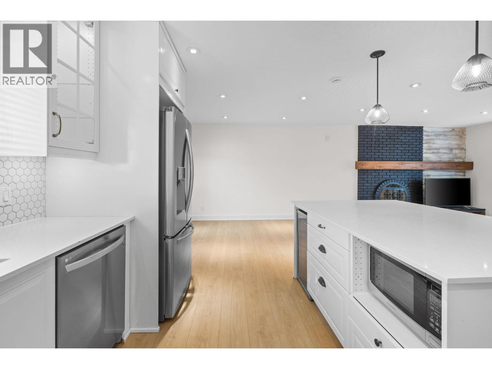 3214 Mariner Way, Coquitlam, British Columbia  V3C 4K7 - Photo 8 - R3082454