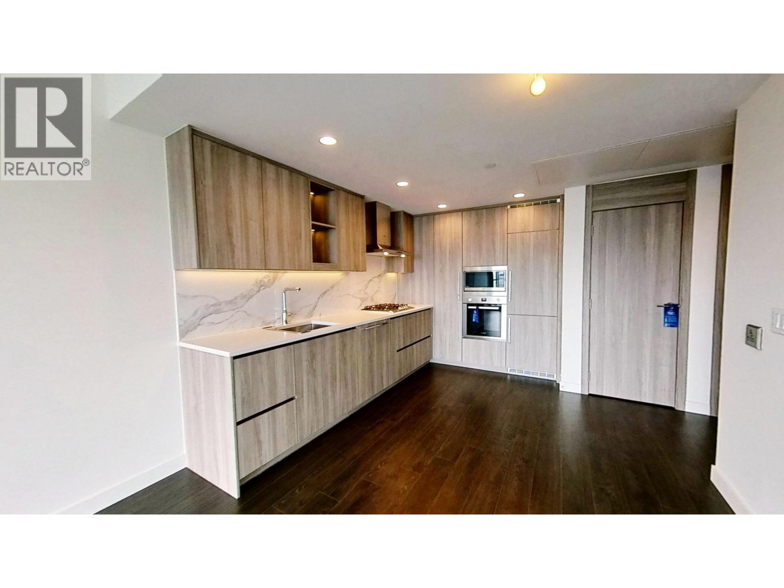 46xx 4880 LOUGHEED HIGHWAY, Burnaby, British Columbia