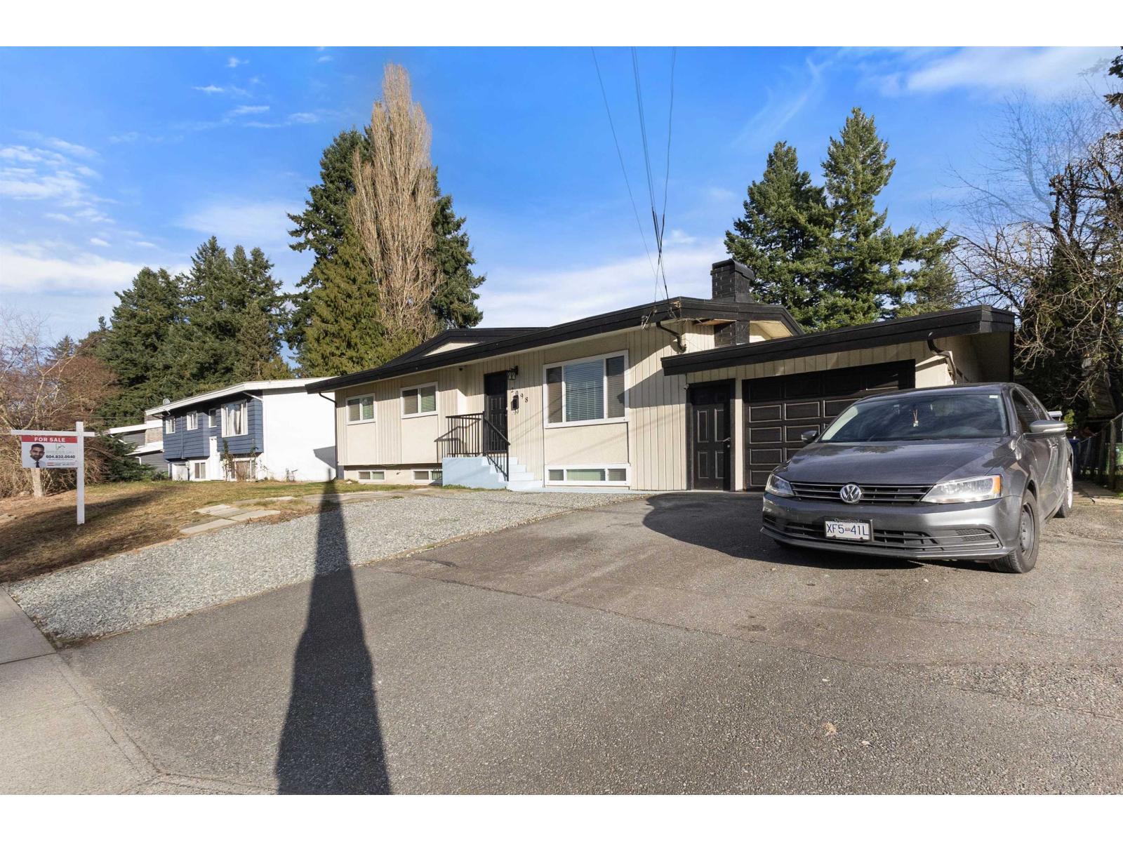 2098 Beaver Street, Abbotsford, British Columbia  V2T 3C6 - Photo 2 - R3081839