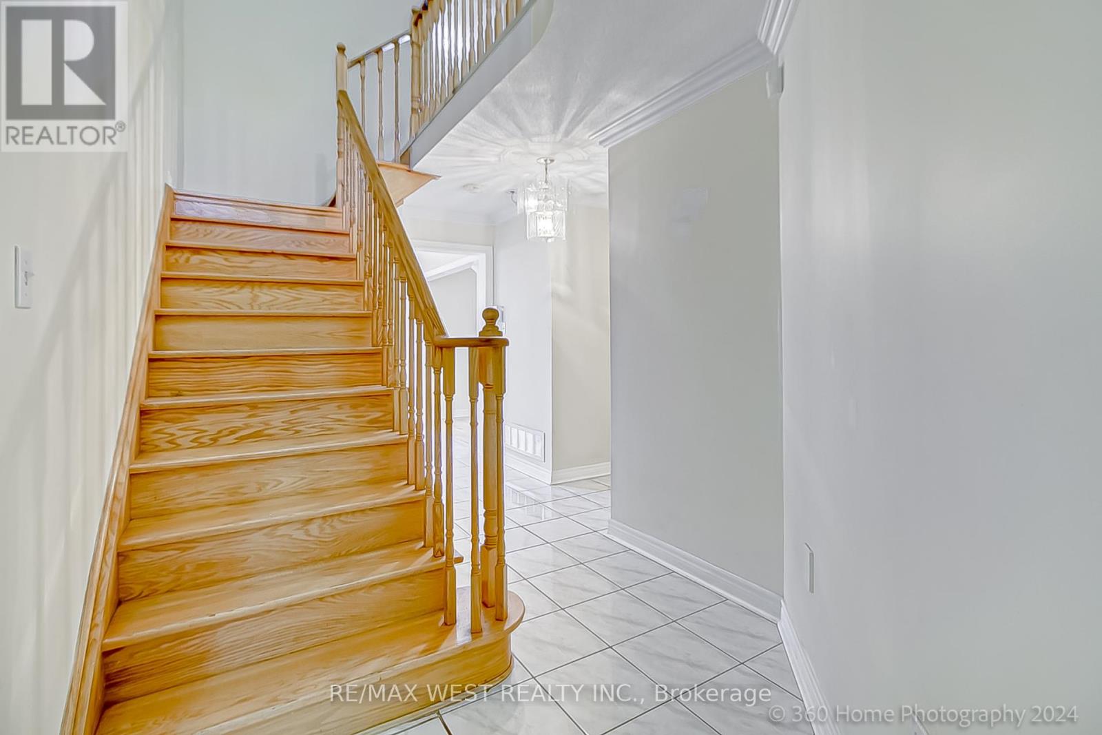 47 Monte Cristi Street, Vaughan, Ontario  L6A 3H8 - Photo 2 - N12722824