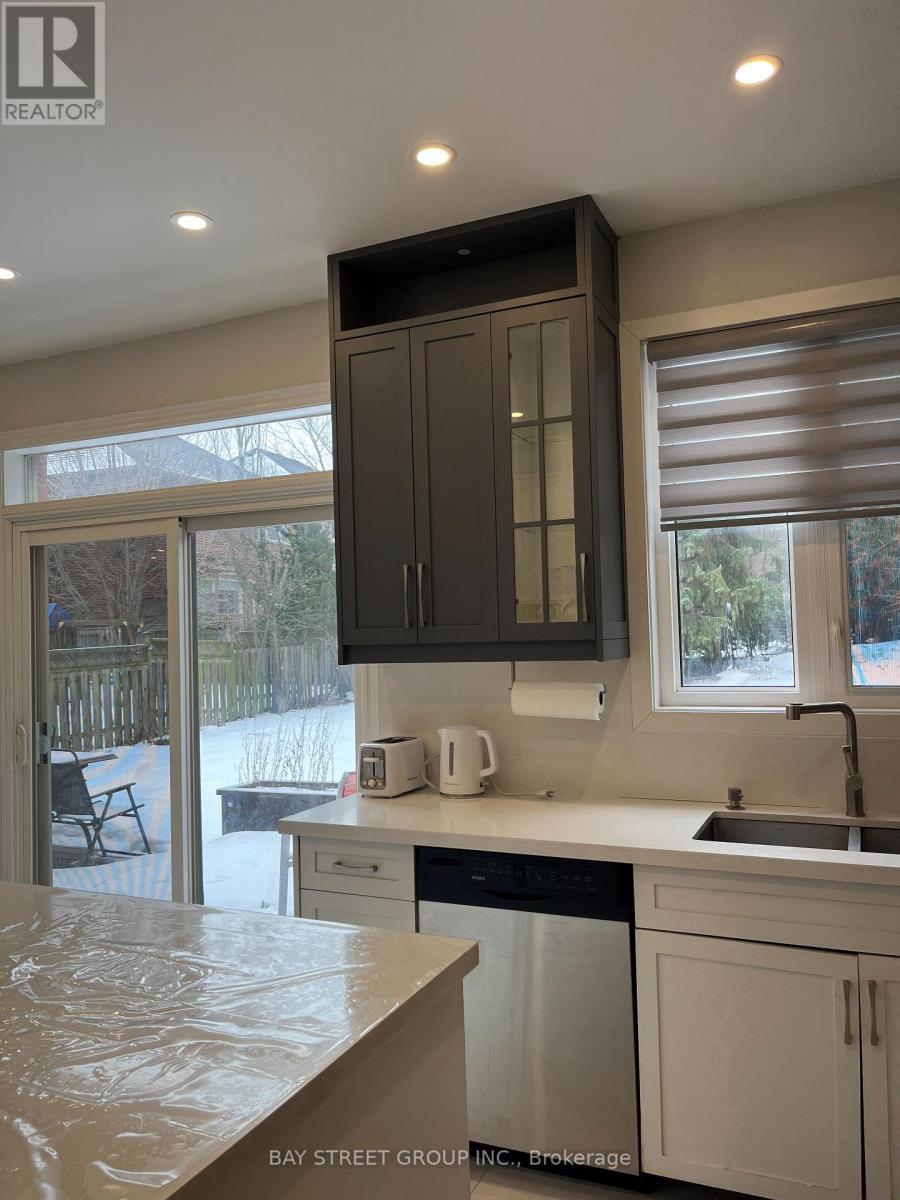 #upper - 54 Kingshill Road, Richmond Hill (Oak Ridges), Ontario  L4E 4E8 - Photo 12 - N12722844