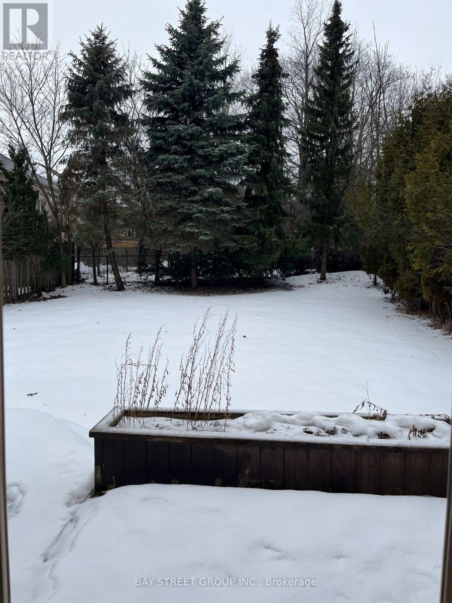 #upper - 54 Kingshill Road, Richmond Hill (Oak Ridges), Ontario  L4E 4E8 - Photo 13 - N12722844