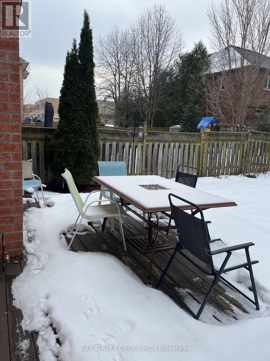 #upper - 54 Kingshill Road, Richmond Hill (Oak Ridges), Ontario  L4E 4E8 - Photo 14 - N12722844