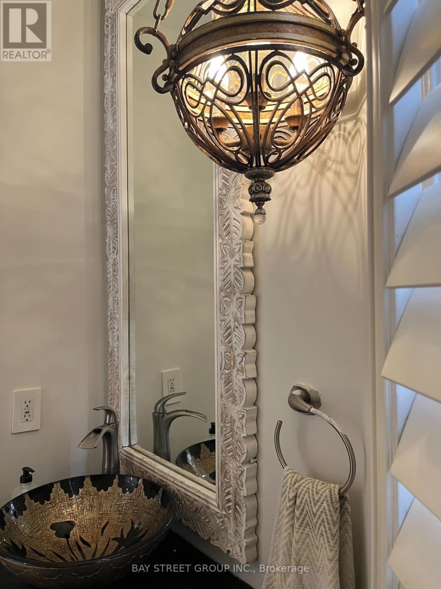 #upper - 54 Kingshill Road, Richmond Hill (Oak Ridges), Ontario  L4E 4E8 - Photo 17 - N12722844