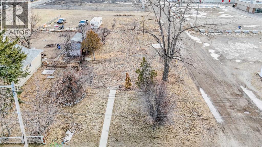 52 E 100 N, Raymond, Alberta  T0K 2S0 - Photo 1 - A2278084