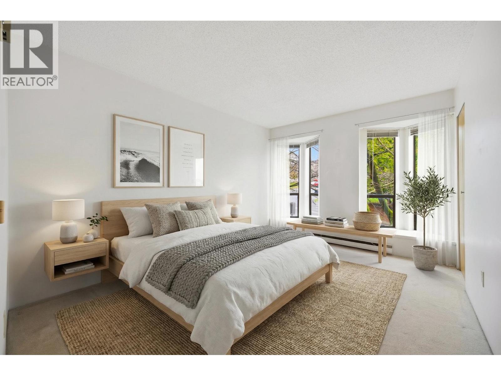 204 45 FOURTH AVENUE, New Westminster, British Columbia