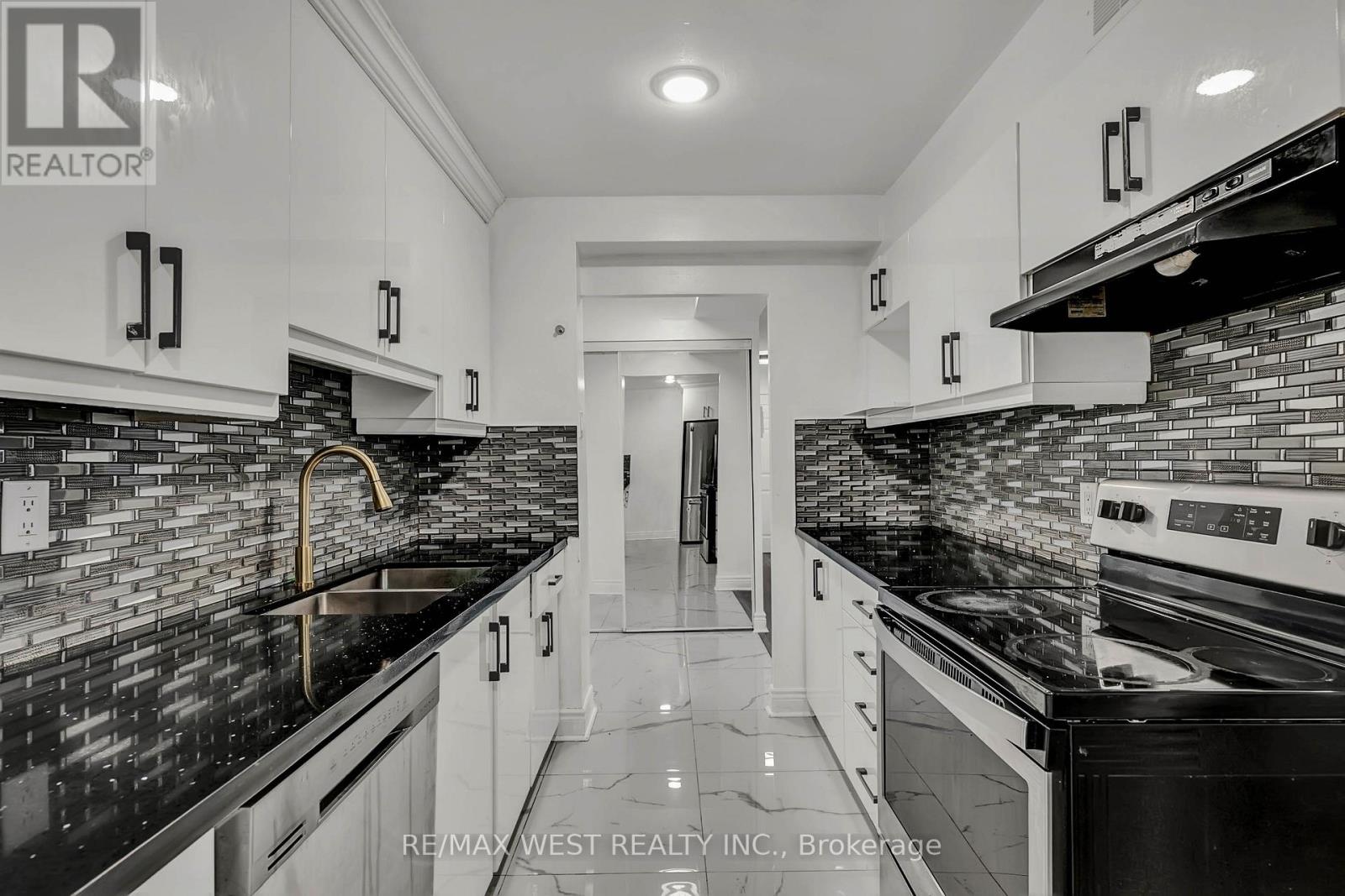 2825 Islington Avenue, Toronto, Ontario M9L 2K1 - Photo 15 - W12722820